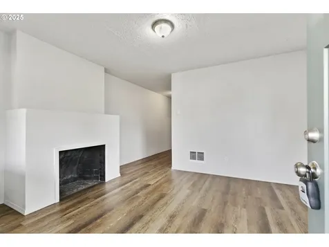 306 18th Avenue Longview WA 98632