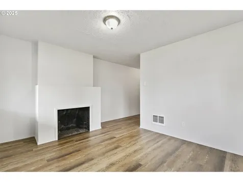 306 18th Avenue Longview WA 98632