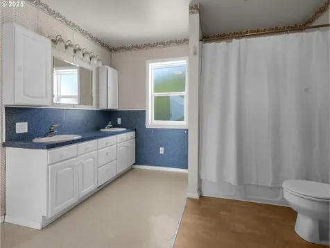 3168 Harrison Avenue Astoria OR 97103