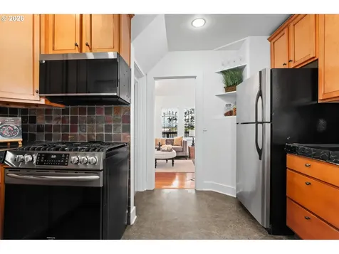 9897 NW Hoge Avenue Portland OR 97231