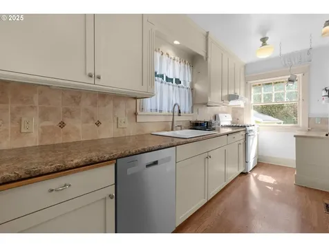 1149 Jerome Avenue Astoria OR 97103