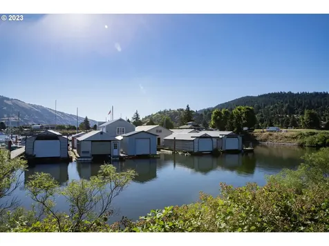 4 E Port Marina Drive Hood River OR 97031