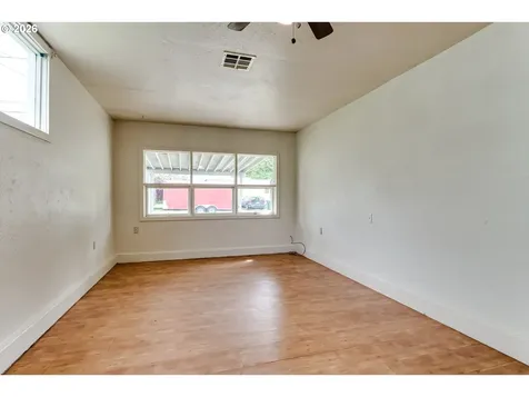 1115 S 8th Street Cottage Grove OR 97424