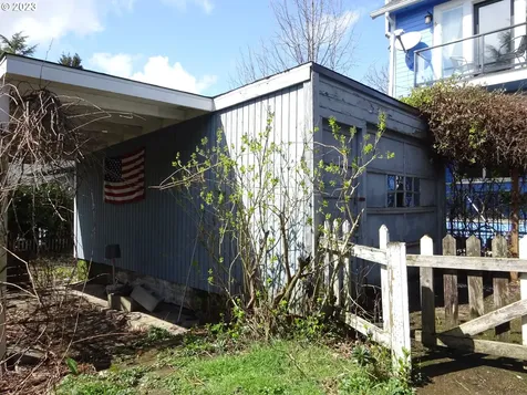 5915 SE Milwaukie Avenue Portland OR 97202