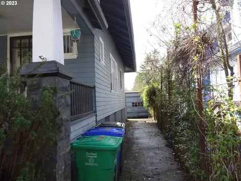 5915 SE Milwaukie Avenue Portland OR 97202