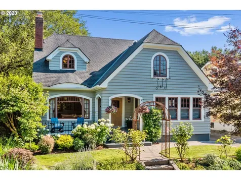 1342 Se Flavel Street Portland OR 97202