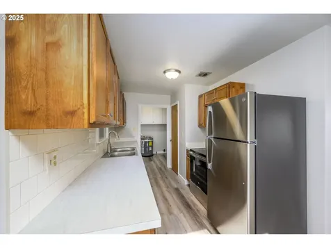 568 NE Nash Street Roseburg OR 97470