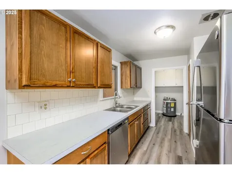 568 NE Nash Street Roseburg OR 97470