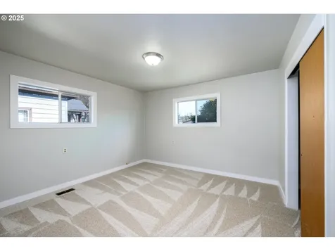 568 NE Nash Street Roseburg OR 97470