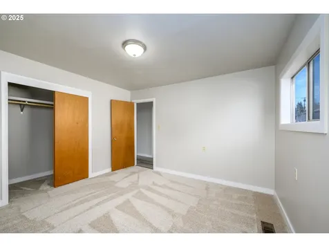 568 NE Nash Street Roseburg OR 97470