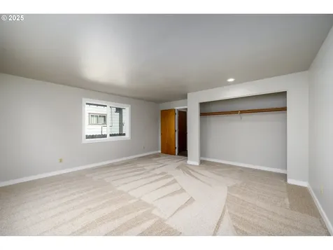 568 NE Nash Street Roseburg OR 97470
