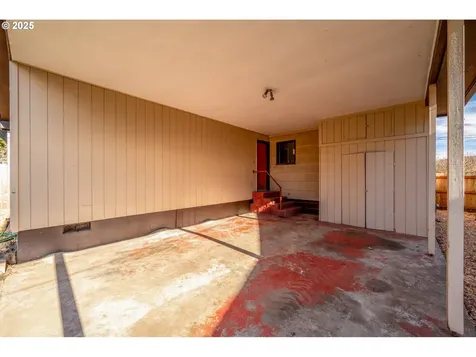 568 NE Nash Street Roseburg OR 97470