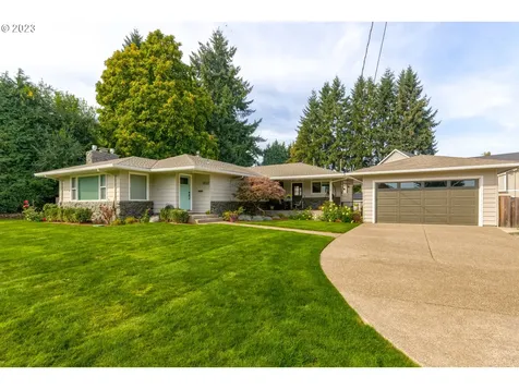 1722 8th Avenue West Linn OR 97068