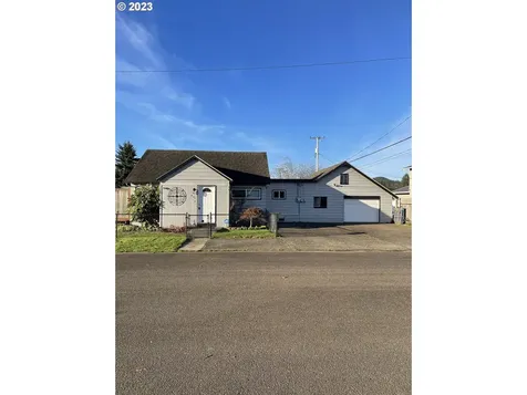 474 S 21st Street Reedsport OR 97467