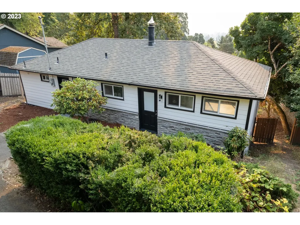992 Terrace Drive Nw Salem OR 97304