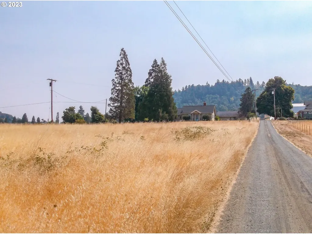 129 Hess Lane Roseburg OR 97471