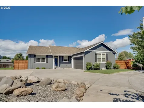 900 Falcon Court Hood River OR 97031