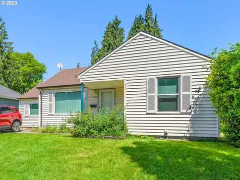 8445 Se Washington Street Portland OR 97216