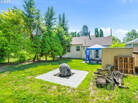 8445 Se Washington Street Portland OR 97216