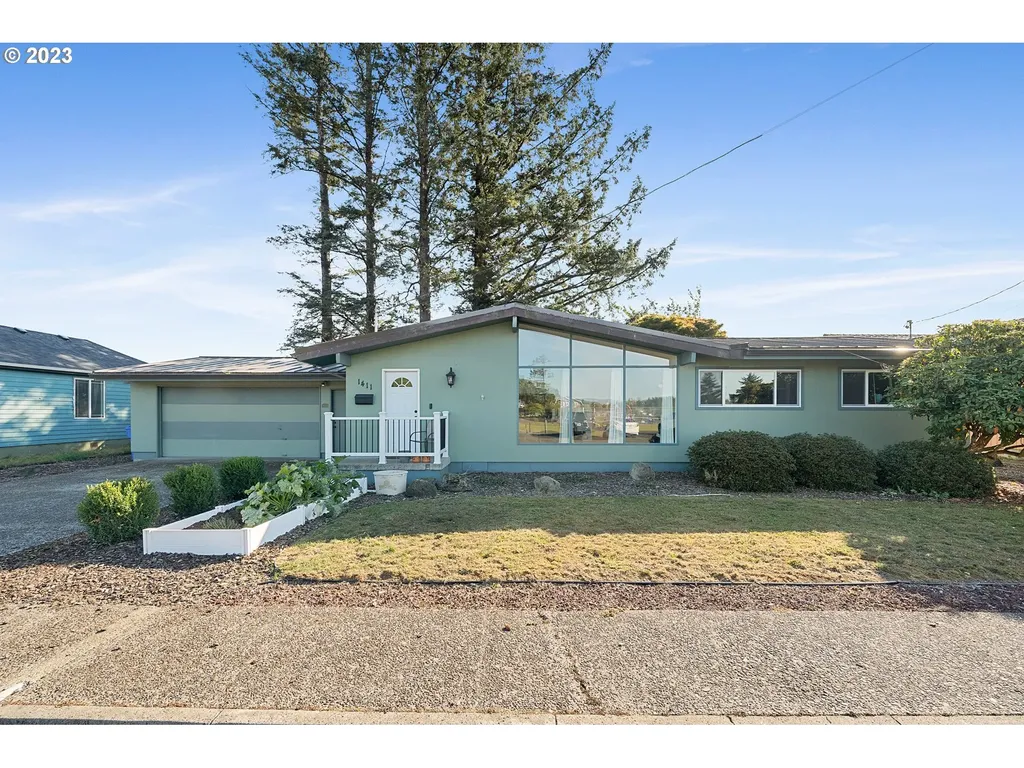 1411 9th Street Tillamook OR 97141