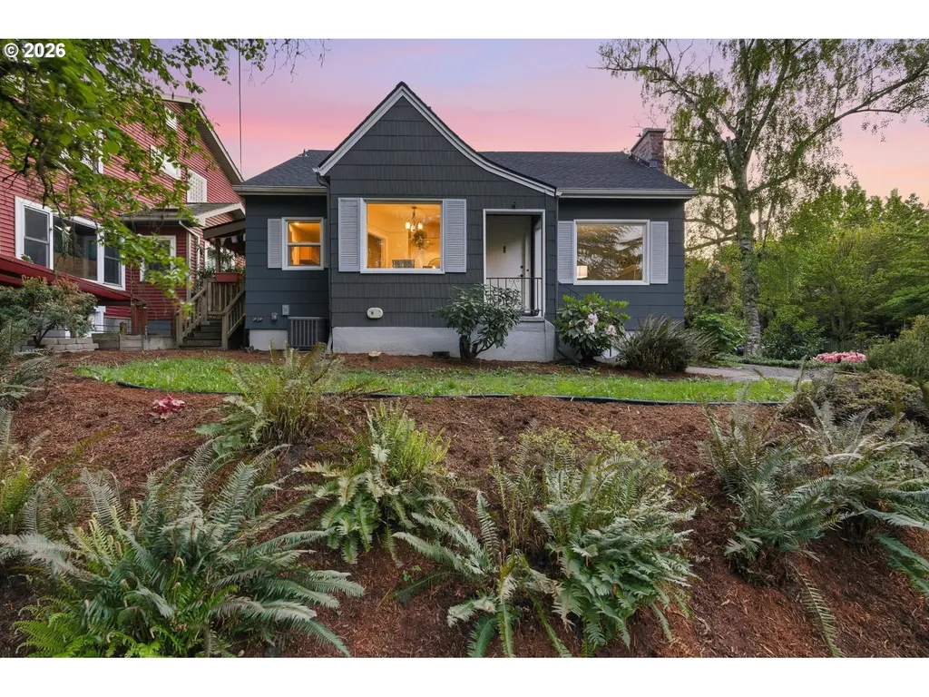 6303 SE 15th Avenue Portland OR 97202