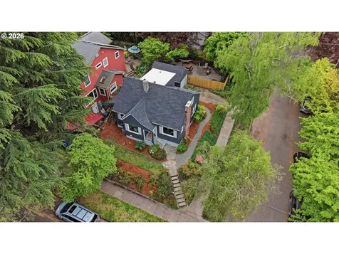 6303 SE 15th Avenue Portland OR 97202