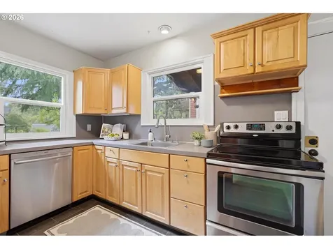 6303 SE 15th Avenue Portland OR 97202