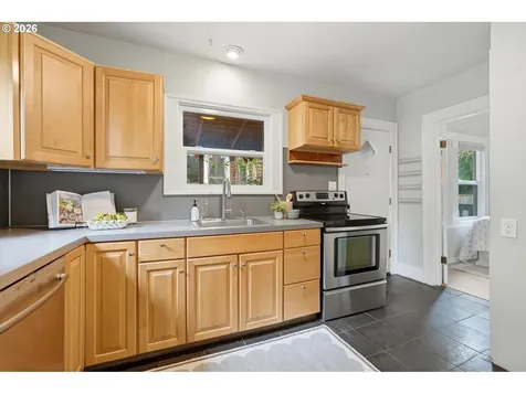 6303 SE 15th Avenue Portland OR 97202