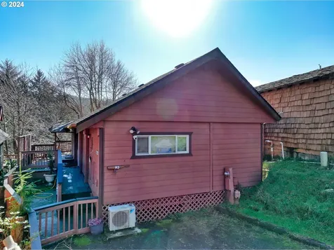 19921 Whaleshead Road Brookings OR 97415