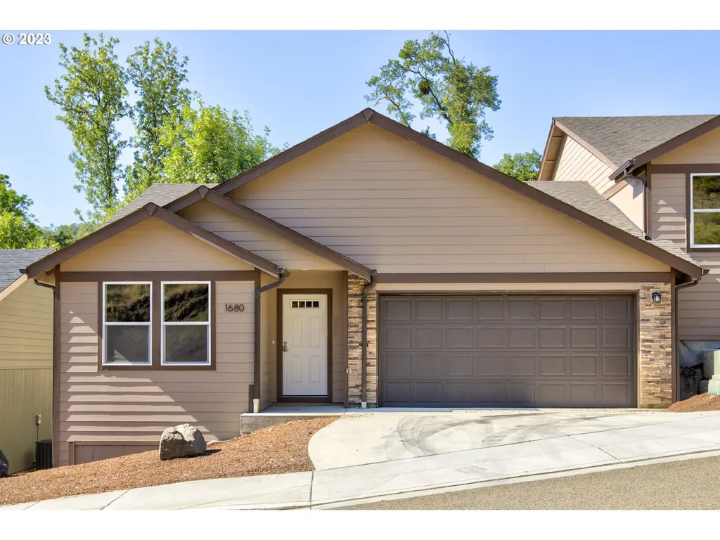 1680 Ne Alameda Avenue Roseburg OR 97470