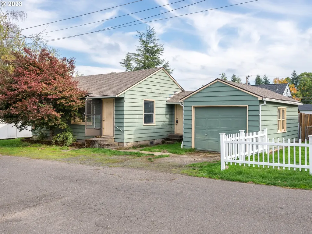 1208 Grant Street Oregon City OR 97045
