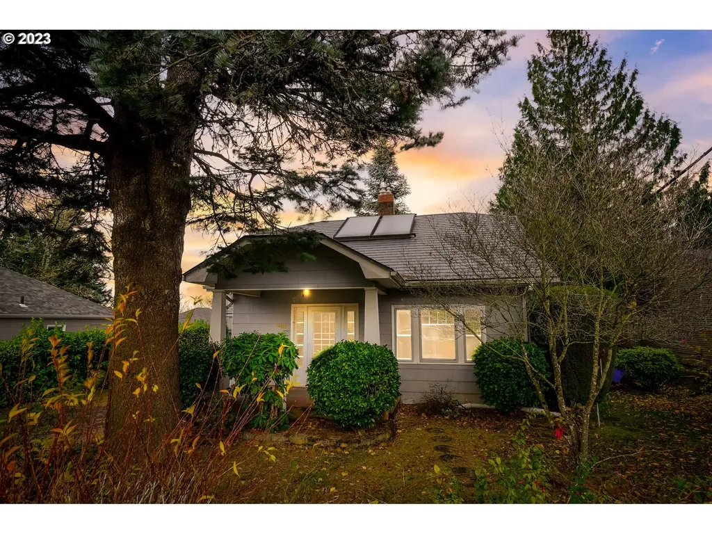 4415 Sw Lobelia Street Portland OR 97219