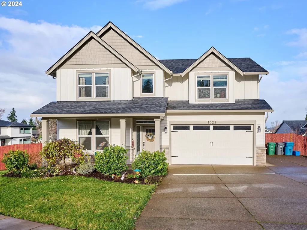 1021 Emmett Loop Silverton OR 97381