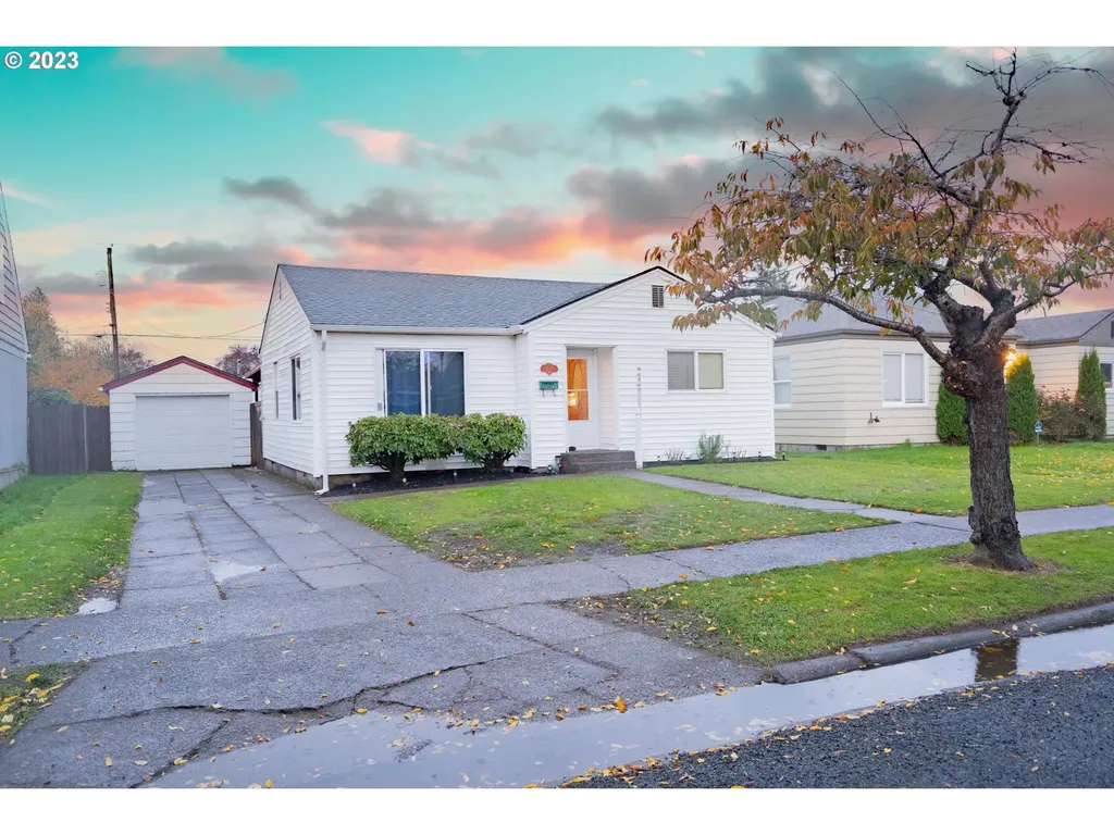 527 19th Avenue Longview WA 98632