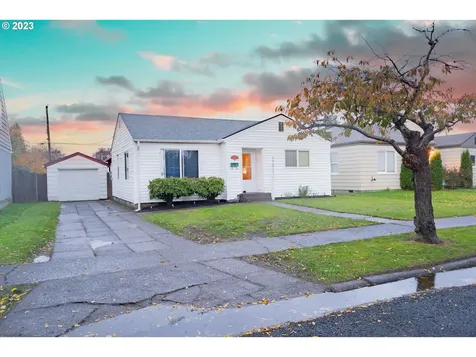 527 19th Avenue Longview WA 98632