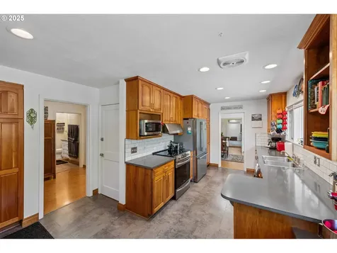 580 N 13th Street Coos Bay OR 97420