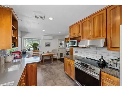 580 N 13th Street Coos Bay OR 97420