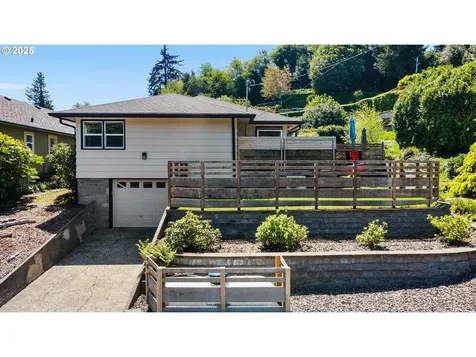 580 N 13th Street Coos Bay OR 97420