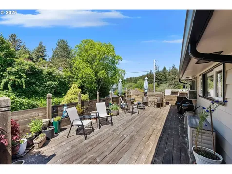 580 N 13th Street Coos Bay OR 97420