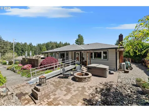580 N 13th Street Coos Bay OR 97420