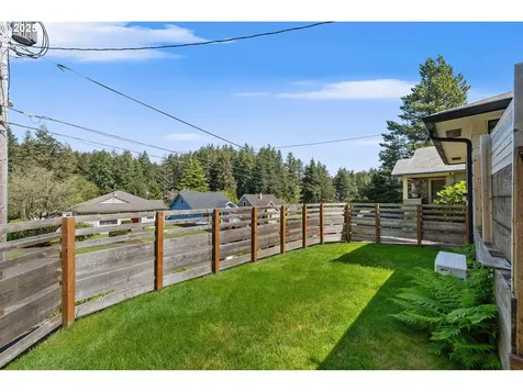 580 N 13th Street Coos Bay OR 97420