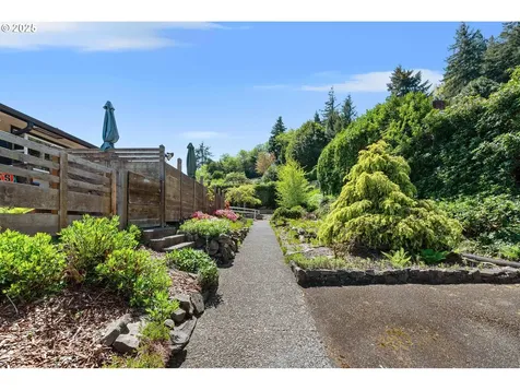 580 N 13th Street Coos Bay OR 97420