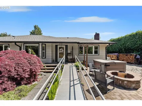 580 N 13th Street Coos Bay OR 97420