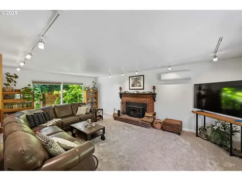 580 N 13th Street Coos Bay OR 97420