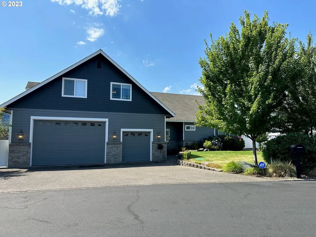 2262 Eagle Loop Sutherlin OR 97479