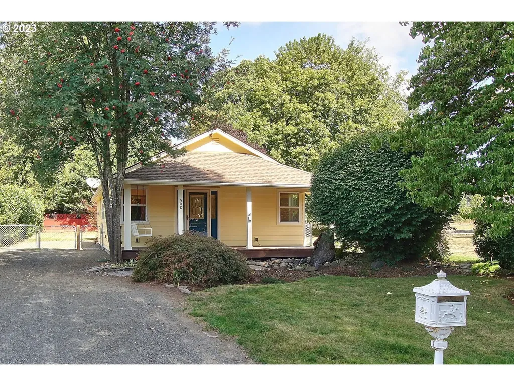 508 W Cushman Street Yacolt WA 98675