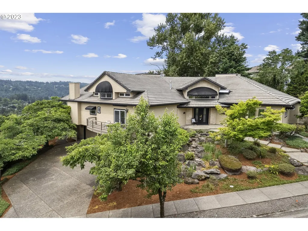 2328 Falcon Drive West Linn OR 97068