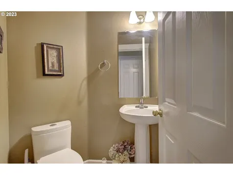 84 River Rock Lane Woodland WA 98674