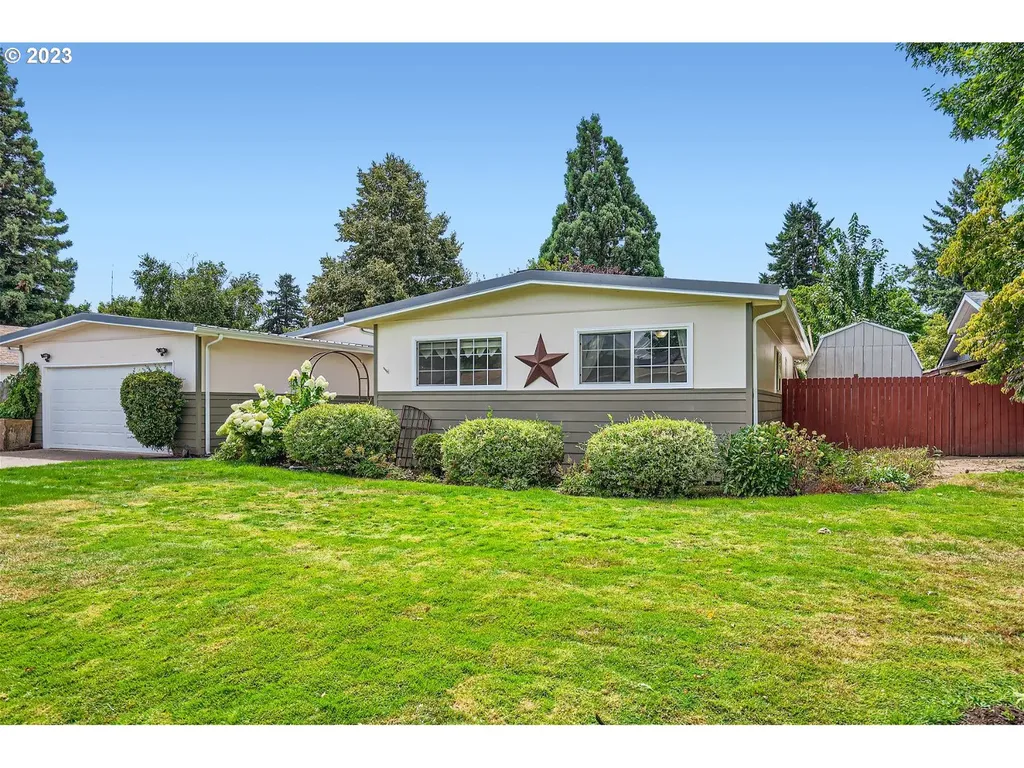 996 Moneda Avenue N Keizer OR 97303