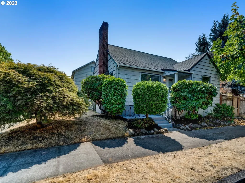 2834 Ne Going Street Portland OR 97211